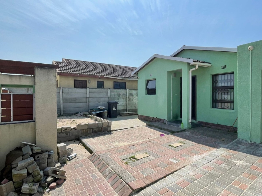 3 Bedroom Property for Sale in Llitha Park Western Cape